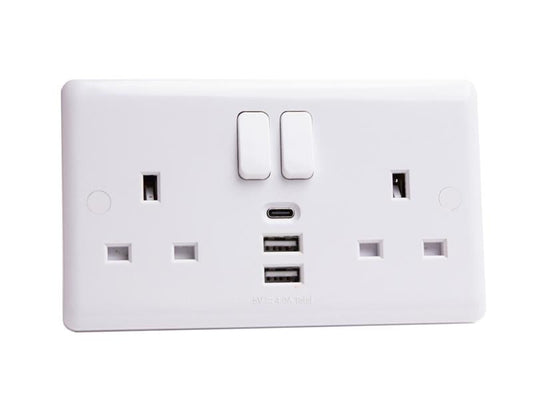 Switched Socket 2-Gang + 3 USB Ports 13A, Deta Vimark