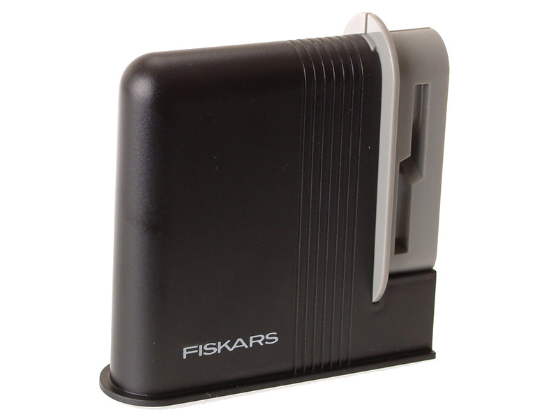 Clip-Sharp™ Scissor Sharpener, Fiskars