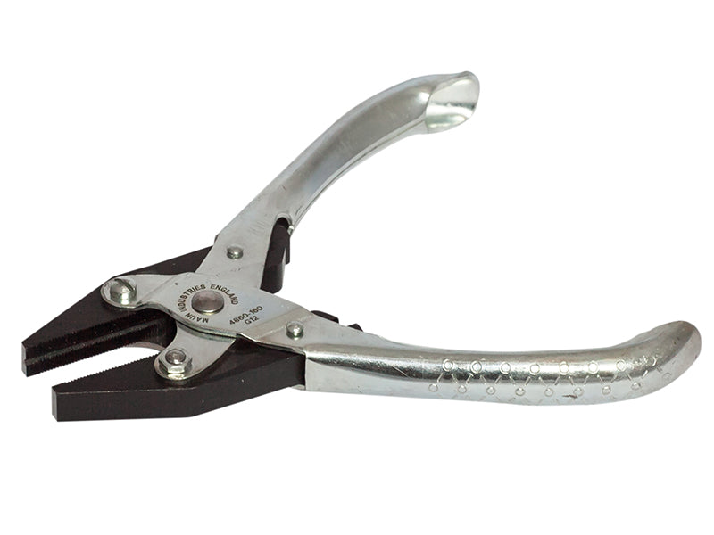 Flat Nose Pliers Serrated Jaw 160mm (6.1/4in), Maun