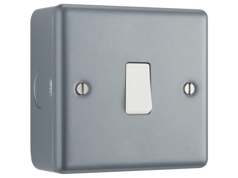 Metal Clad 1-Gang 2-Way Light Switch, Masterplug