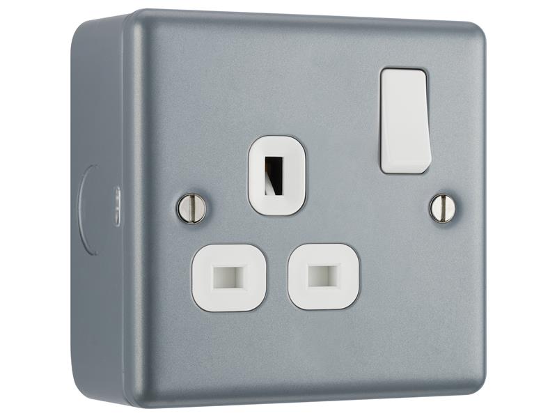 Metal Clad Switched Socket 1-Gang 13A, Masterplug